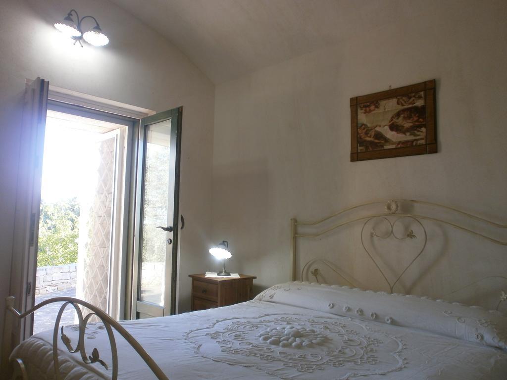 Trullo Villa Giuliana Con Giardino Posizione Panoramica Free Wifi オストゥーニ 部屋 写真